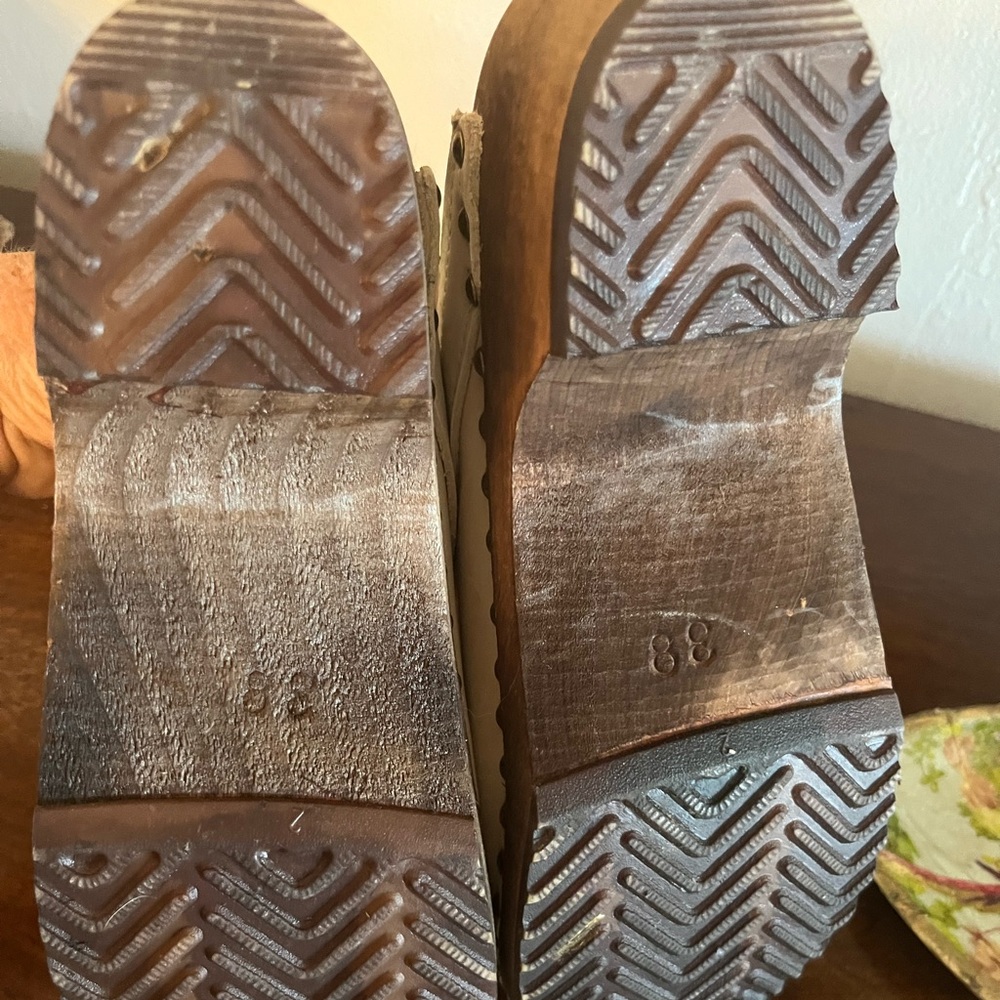 Elegant Tan Leather Mules for Women